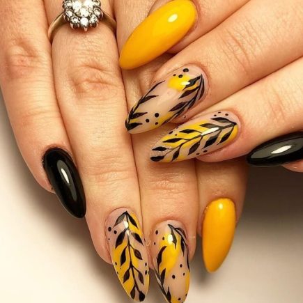 20 Stunning Fall Leaf Nail Designs for 2024: Embrace Autumn with Style