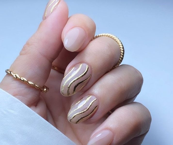 Short Fall Acrylic Nails: Stunning Ideas for the Season